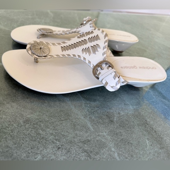 Leather , genuine A. Geller white sandals, kitten heels, silver accents, SZ 8.5M - Picture 3 of 5
